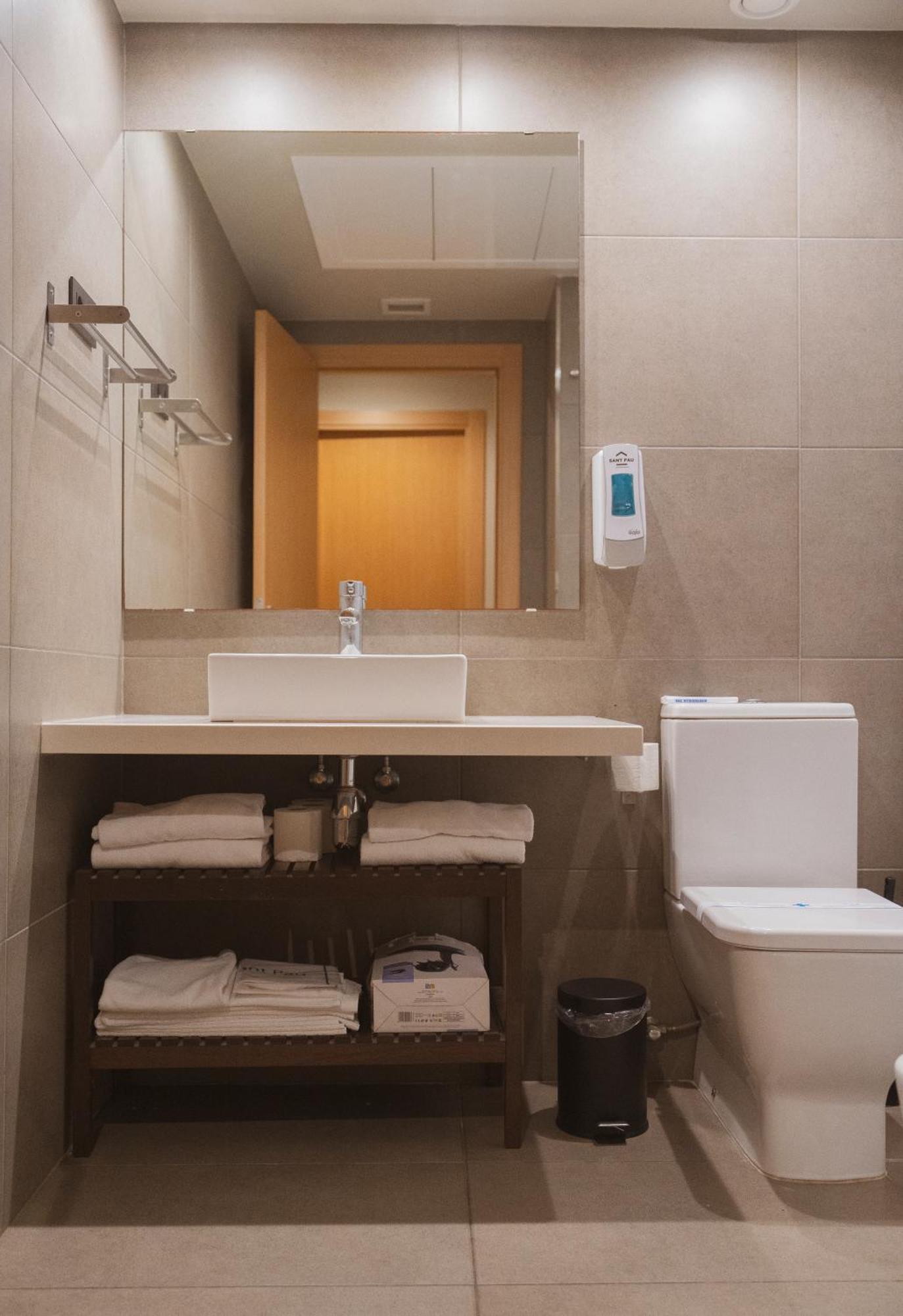 Apartments Hotel Sant Pau Barcelona Bagian luar foto